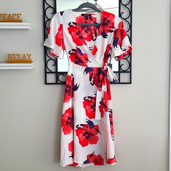 Forever 21 Dresses & Skirts - NWT Forever 21 'Contemporary' Wrap Dress - Sz S